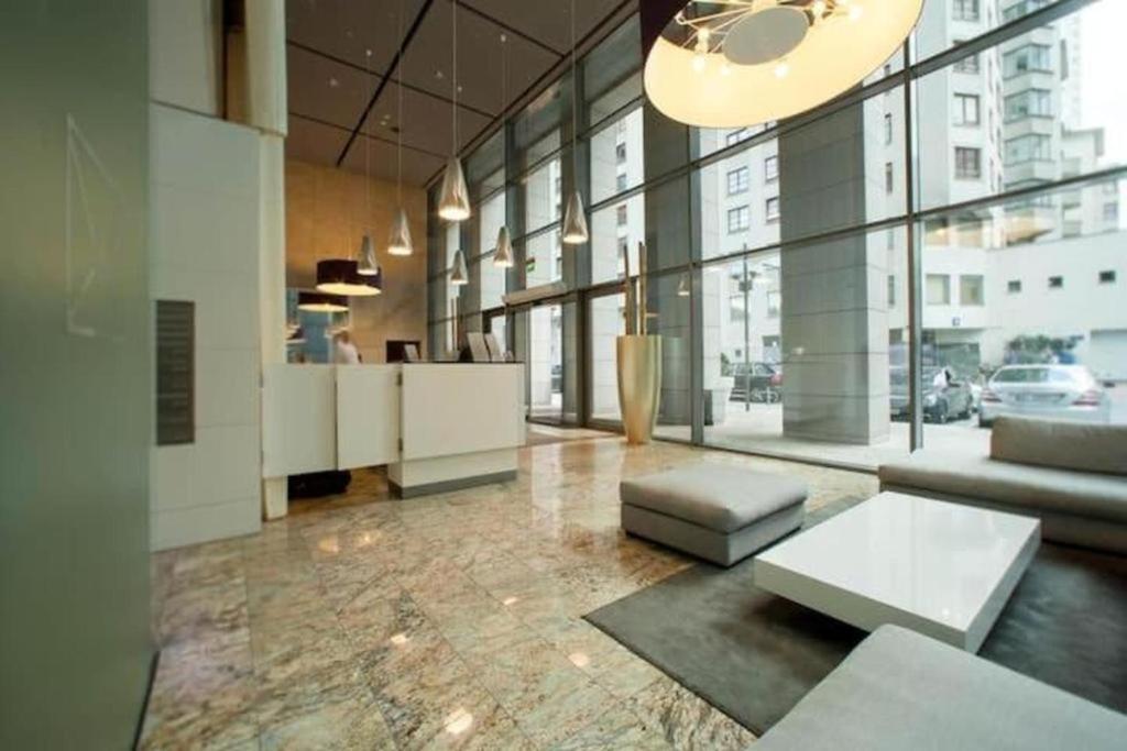 Platinum Tower - City Center - Golden Apartments Warszawa Eksteriør billede