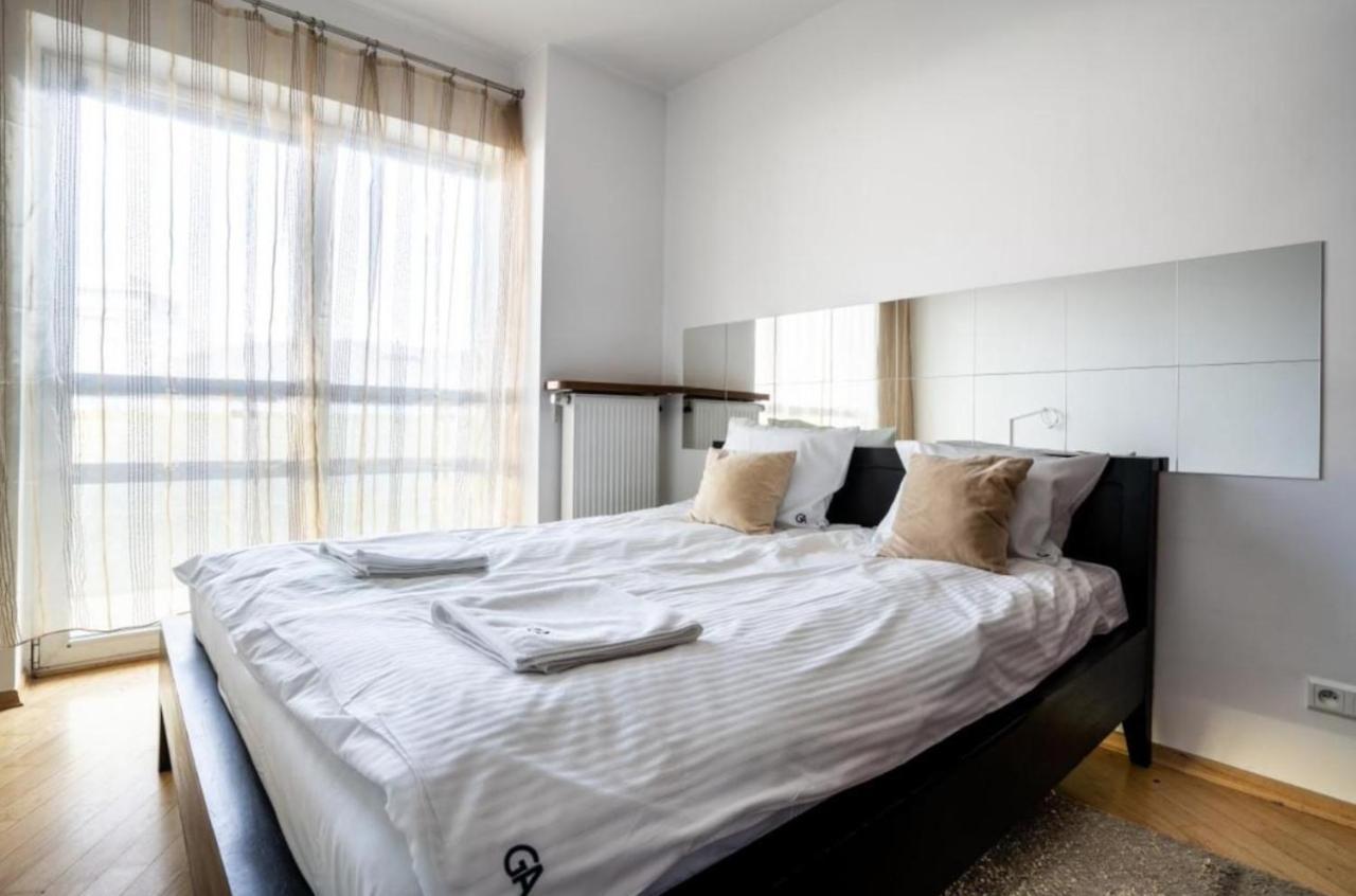Platinum Tower - City Center - Golden Apartments Warszawa Eksteriør billede